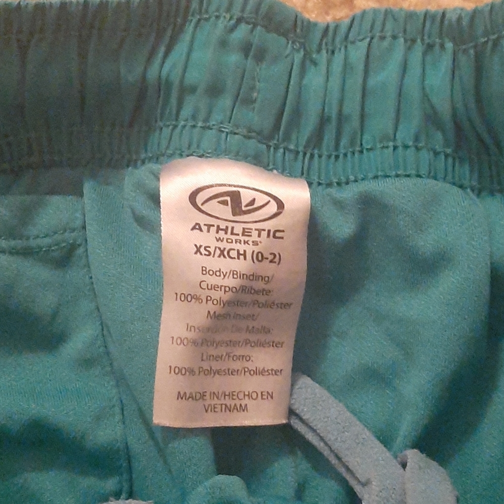 Shorts - Picture 3 of 3